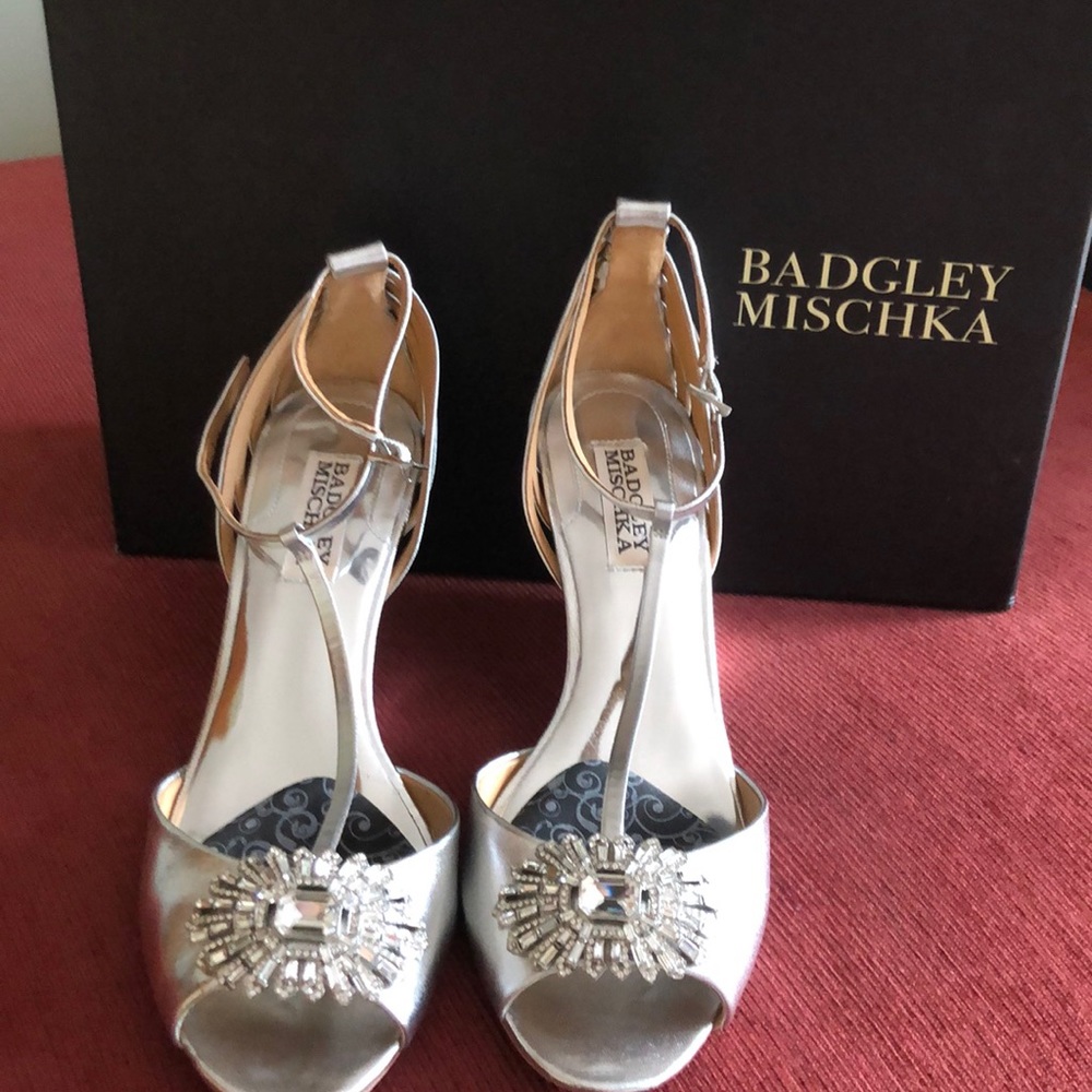 Shoes - Picture 2 of 3